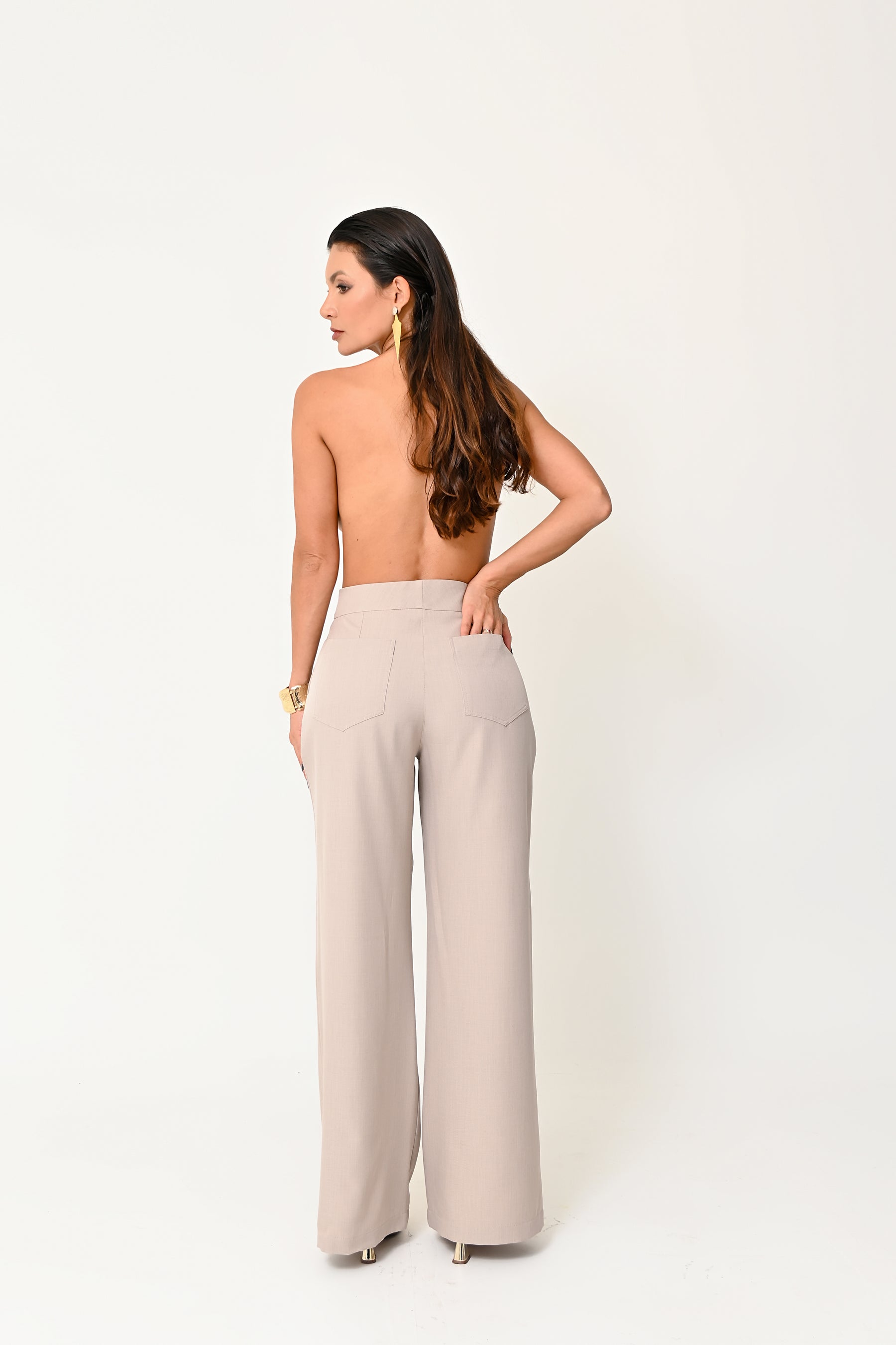 Calça Wide Leg Alfaiataria - Elegância e Conforto para o Seu Estilo