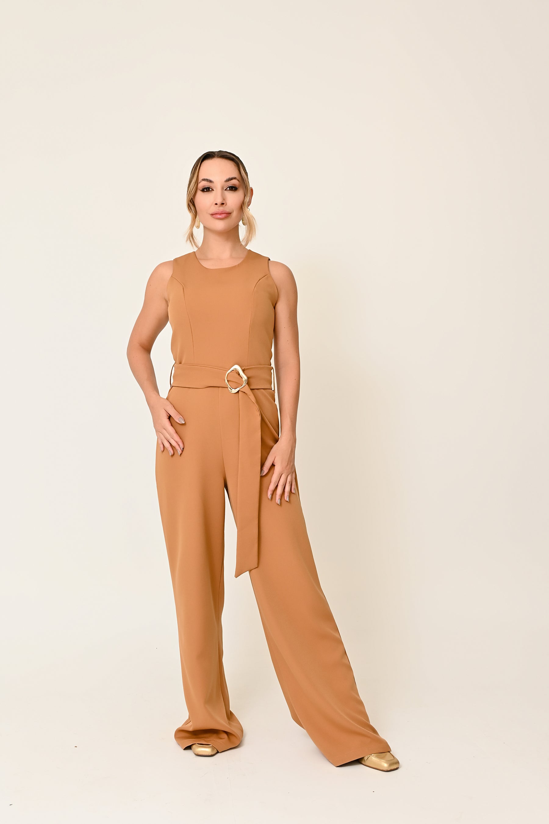 Macacão Alfaiataria com Cinto - Elegância e Sofisticação