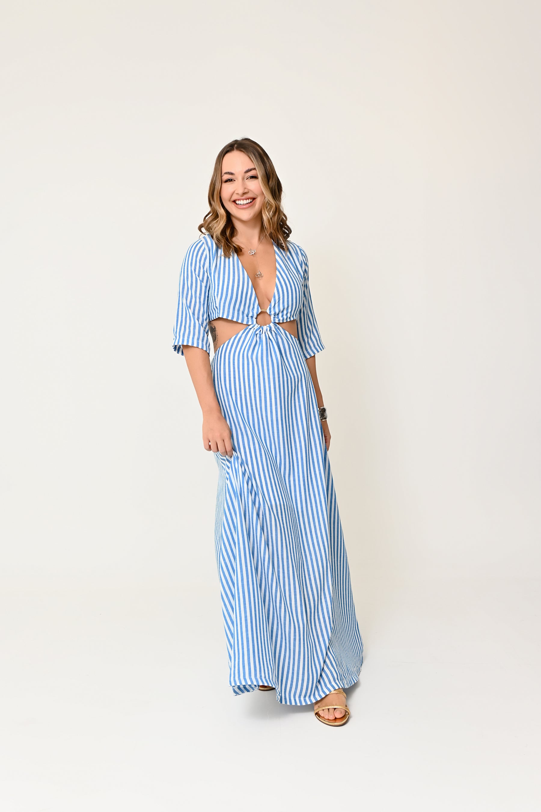 Vestido Longo Listrado com Argola Dourada - Estilo Sofisticado e Confortável