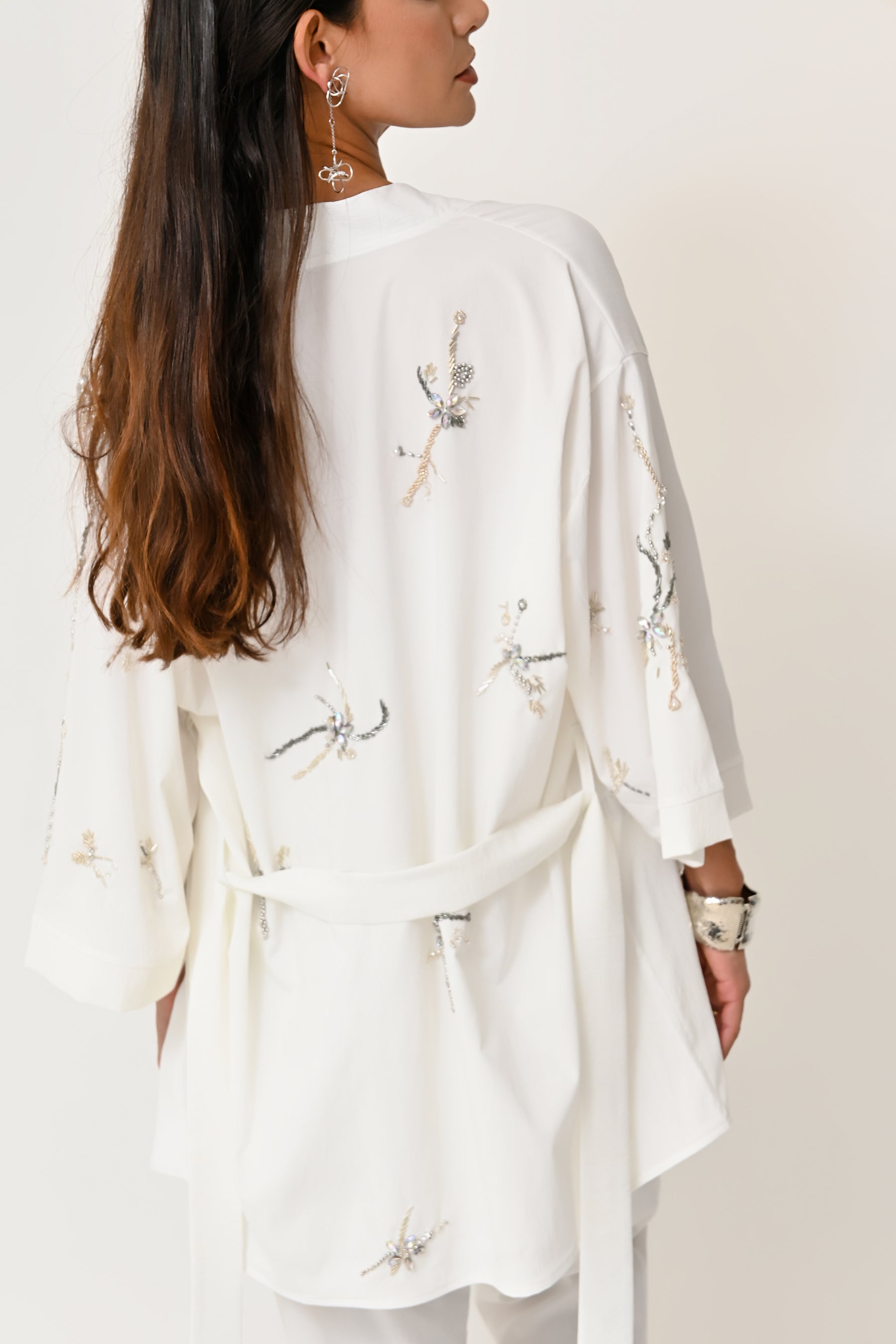 Quimono Bordado Feminino com Cinto - Elegância e Sofisticação