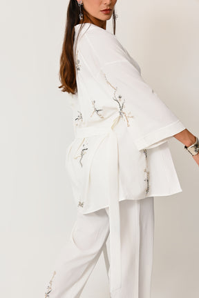 Quimono Bordado Feminino com Cinto - Elegância e Sofisticação