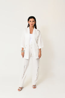 Calça Bordada com Pedrarias - Sofisticação e Detalhes Exclusivos