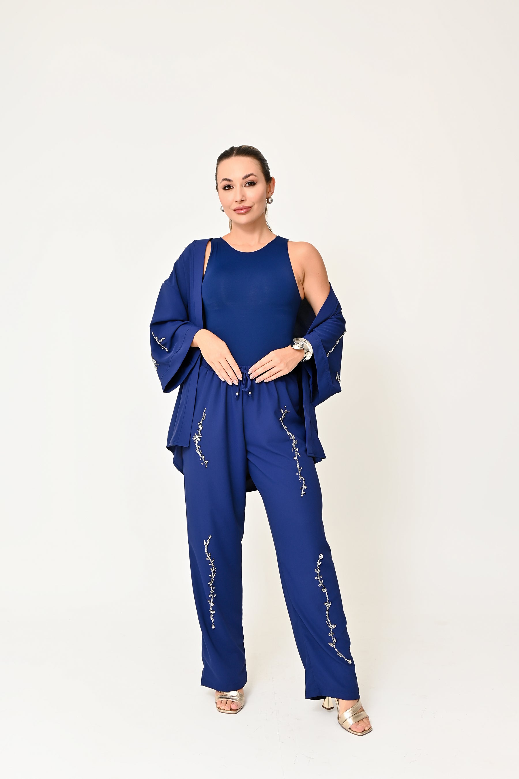 Quimono Bordado Feminino com Cinto - Elegância e Sofisticação