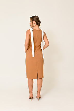 Vestido Midi de Alfaiataria com Laço no Ombro – Elegância e Sofisticação