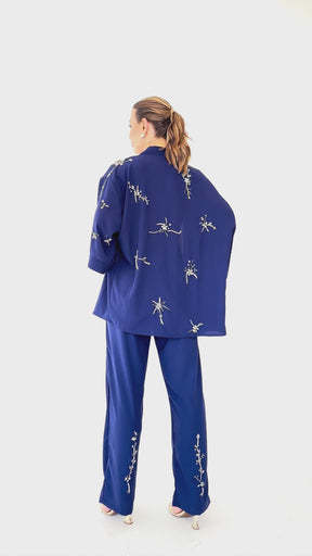 Calça Bordada com Pedrarias - Sofisticação e Detalhes Exclusivos